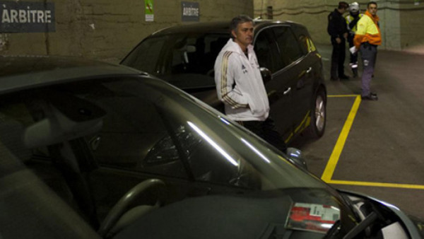 ¿Qué hizo Mourinho en el parqueo del Camp Nou?
