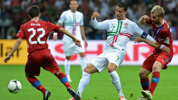 Cristiano clasifica a Portugal a las semis