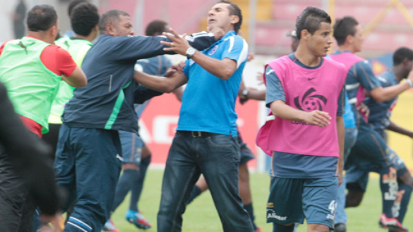 Reservas de Olimpia-Motagua se fueron a los golpes