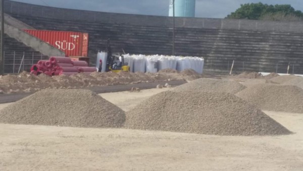 ¡Una belleza! De ser un potrero a tener cancha sintética; así han transformado el estadio de La Paz