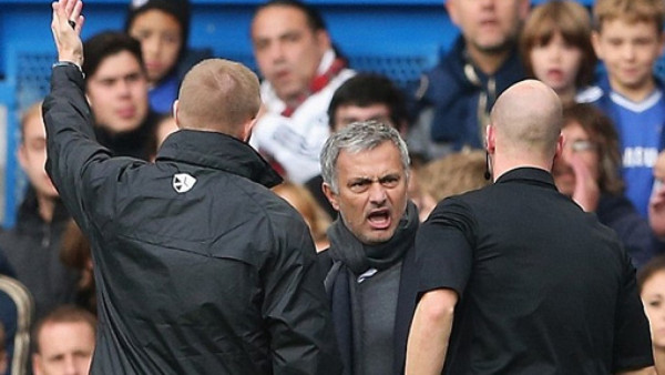 FA no perdona y multa a Mourinho por 'conducta impropia”