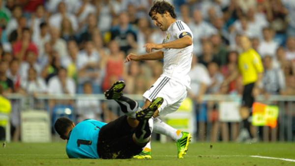 Raúl anotó en su partido homenaje