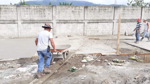 Nueva gradería, sala de conferencia y mejor cancha: Así va quedando el estadio de Tocoa
