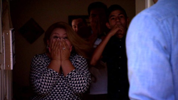 FOTOS: Así emocionó David Beckham a esta familia al donarles 100 mil dólares