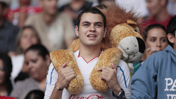 Aficionados si son campeones: 'Pintaré mi casa de los colores del Olimpia'
