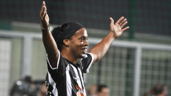 Golazo de Ronaldinho con el Atlético Mineiro