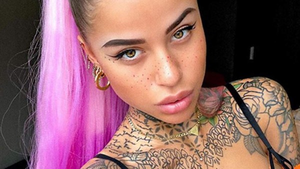 Theo Hernández, cazado en un barco con la espectacular musa de los tatuajes en Italia