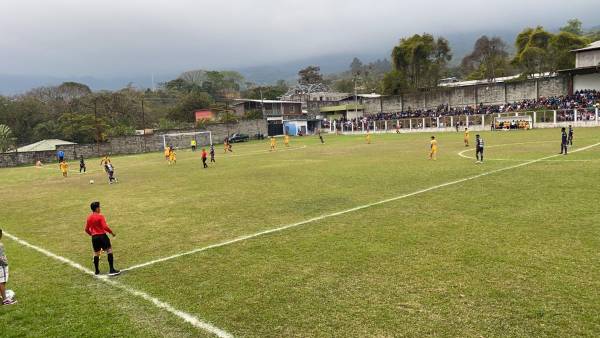 Hernán “La Tota” Medina, nuevo técnico de Motagua, se estrena con goleada en partido amistoso en Santa Bárbara