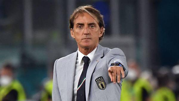 Mancini rompió su contrato con la Nazionale.