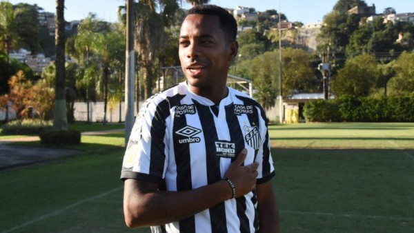 Así es la discreta esposa de Robinho, a quien le fue infiel: 'No cometí ningún error de violar'