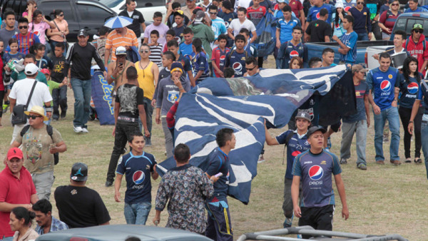 Otro llenazo en Comayagua, afición del Motagua respondió