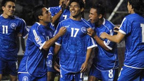 El Salvador vence a Guyana y se mete en la pelea