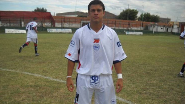 El futbolista que alterna sus dos pasiones: el fútbol y la odontología