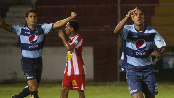 Eddie Hernández salvó al Motagua