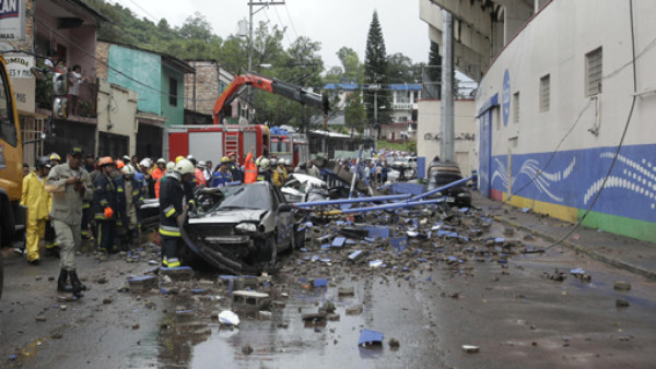 Cedió el muro del Nacional