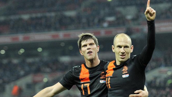 Holanda se lleva agónica victoria de Inglaterra