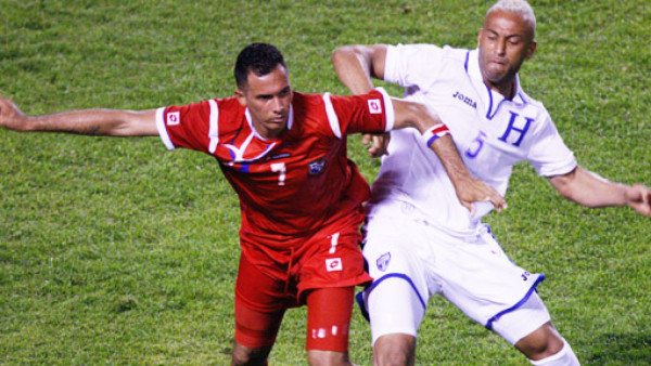 Víctor Bernárdez ya tiene entre ceja y ceja a Blas Pérez