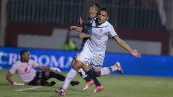 Roger Rojas dedicó sus goles a niños con cáncer