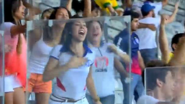 VIDEO: Aficionada brasileña deja ver de más con eufórica celebración