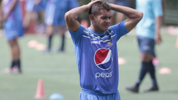 Amado Guevara confía que podrá jugar el clásico ante Olimpia