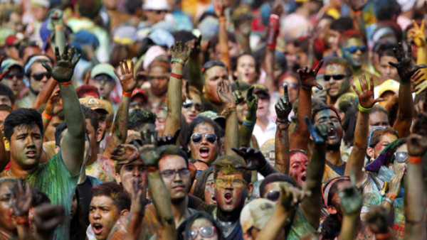 Locura, colorido y solidaridad en el Colorun