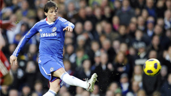 Liverpool amarga el estreno del 'Niño' Torres