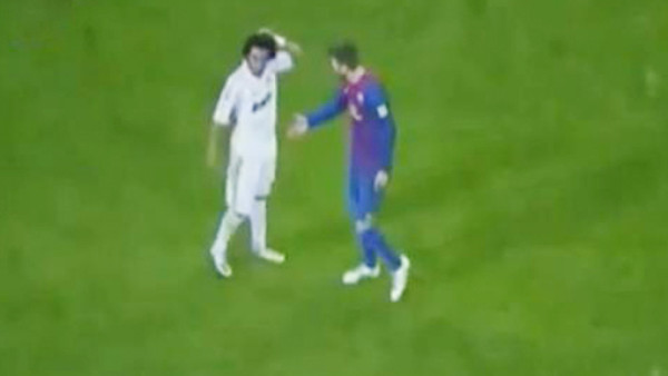 Marcelo dejó con la mano en el aire a Piqué