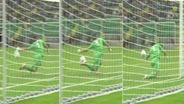 Portero realiza una atajada increíble que recuerda a René Higuita