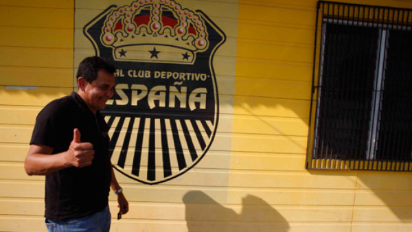 Nahún toma el mando en el Real España