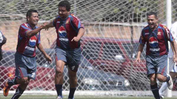 Olimpia derrota a Motagua y es campeón en Veteranos