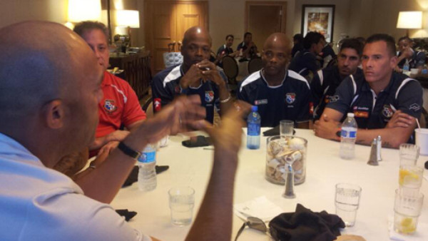 Mariano Rivera almorzó con la selección de Panamá en Dallas
