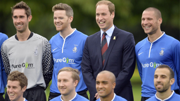 Se disputó por primera vez un partido de fútbol en el Palacio de Buckingham