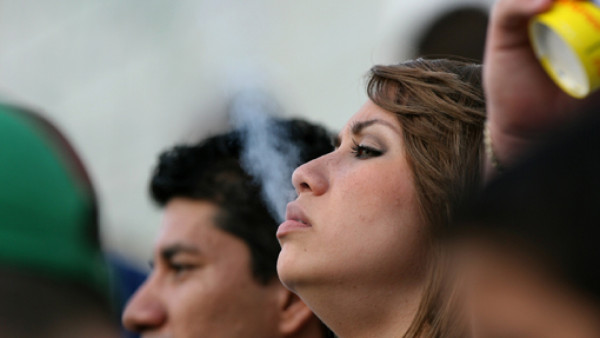 No se podrá fumar en estadios de Honduras