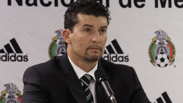 Chepo de la Torre amenazó con regresar a México de la Copa América