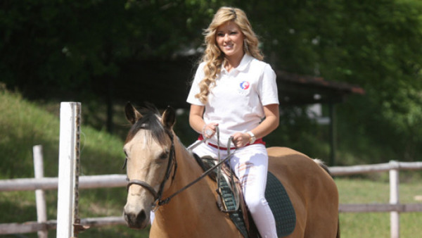 Cabalgata al título con Diana y Debbie