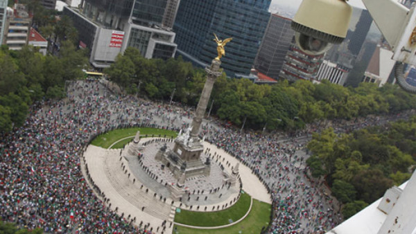 Afición mexicana inunda las calles para festejar el oro en Londres