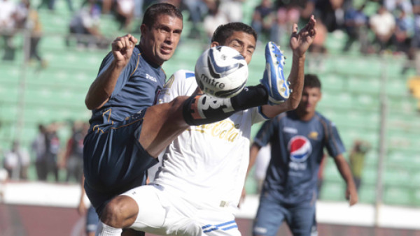 Olimpia ganó el pulso y tendió al Motagua