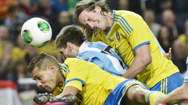 Argentina no perdona y derrota a Suecia