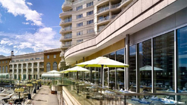 Asaltan a esposa e hija de Mourinho en Londres