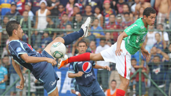 Amado frena al Marathón con un golazo