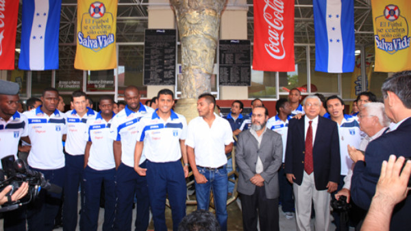 ¡800 mil lempiras costó este monumento!