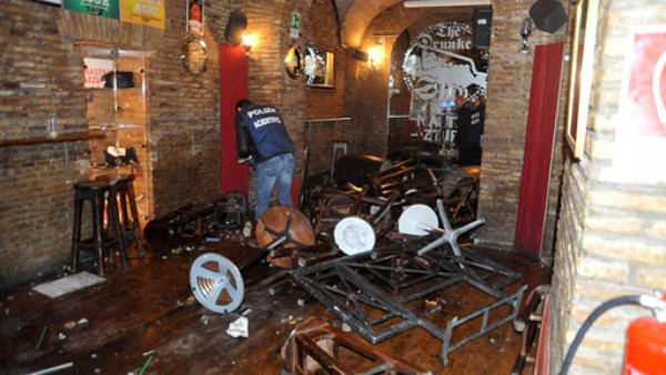 VIDEO: Violenta pelea en Roma, deja aficionados del Tottenham heridos