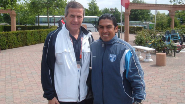 Amenazan de muerte al entrenador hondureño Marlon Orellana