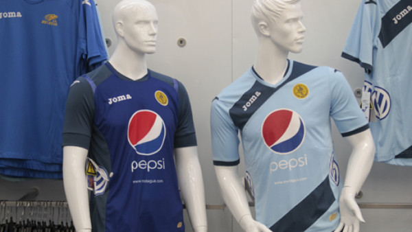 Motagua presenta sus nuevas camisas
