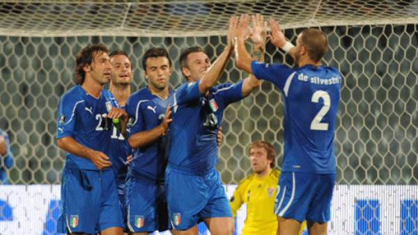 Italia se divirtió ante Islas Feroe