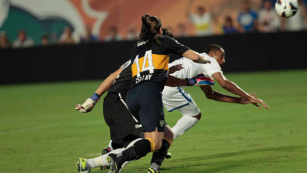 Honduras cumple venciendo a Boca Jrs.