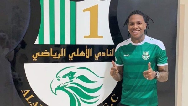 No están retirados: Reconocidos jugadores naufragando en ligas de bajo nivel