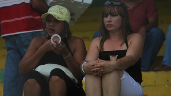 El toque que ellas le dieron al clásico Real España-Olimpia