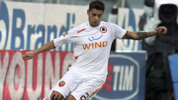 Cicinho: 'En la Roma bebía mucho y fumaba”