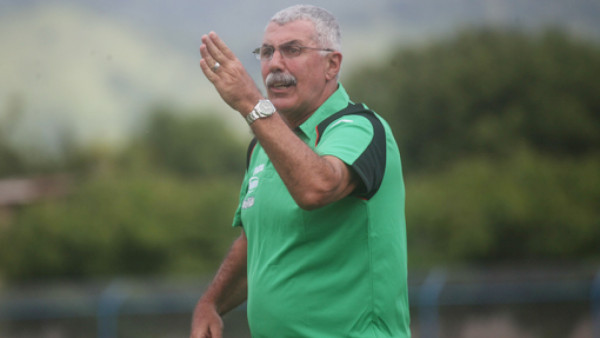 Keosseián sufre más por la gente que por su profesión